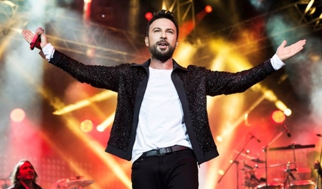 Tarkan, Sezen Aksu’yu dinlerken kendi̇nden geçti̇ / VİDEO