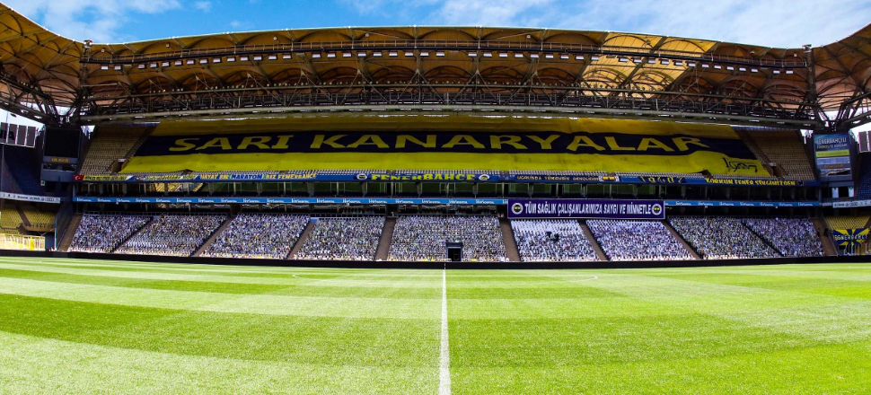 Fenerbahçe taraftarı tribündeki yerini aldı...