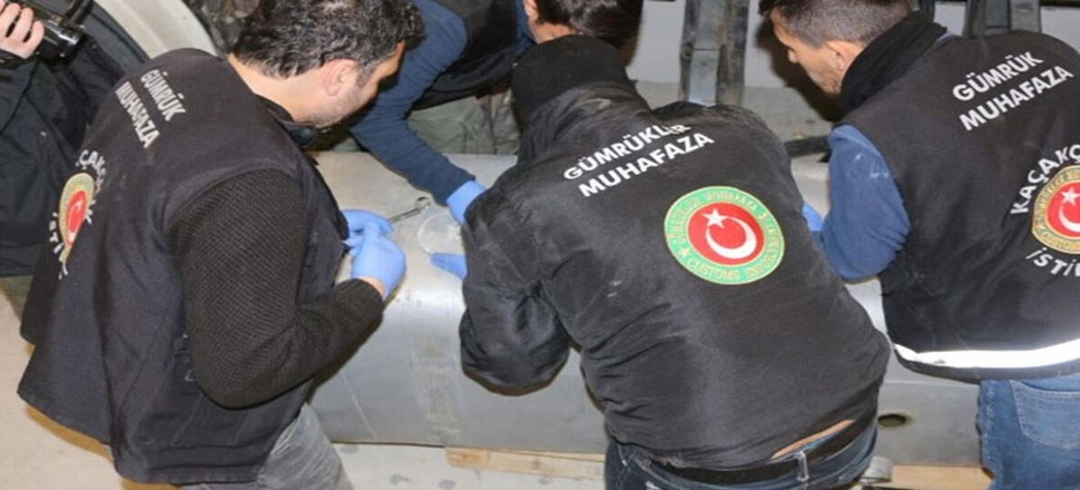 Papağan kaçakçısı yakalandı