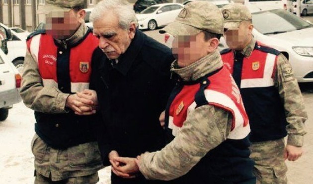 AK Partili vekillerden Ahmet Türk'e kelepçe tepkisi!