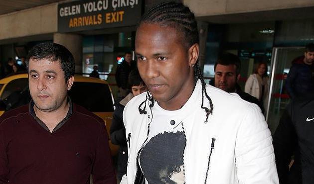 Yeni transfer Rodallega, Trabzon'a geldi
