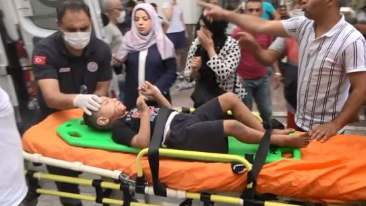 Esenyurt'ta oyun oynayan küçük çocuk pencereden düştü