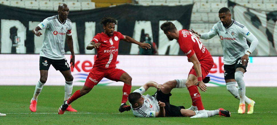 Dolmabahçe'de ağır darbe!