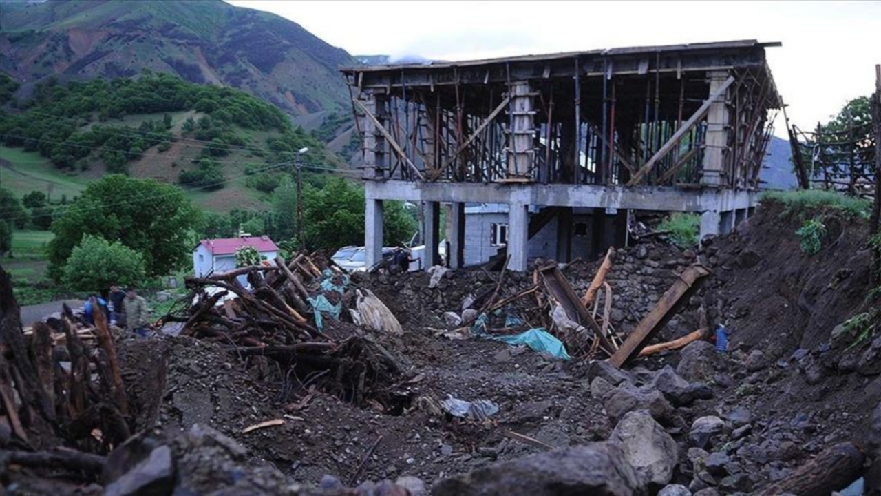 "Deprem sonrası 2'si 4 üzeri olmak üzere 90 artçı deprem meydana geldi"