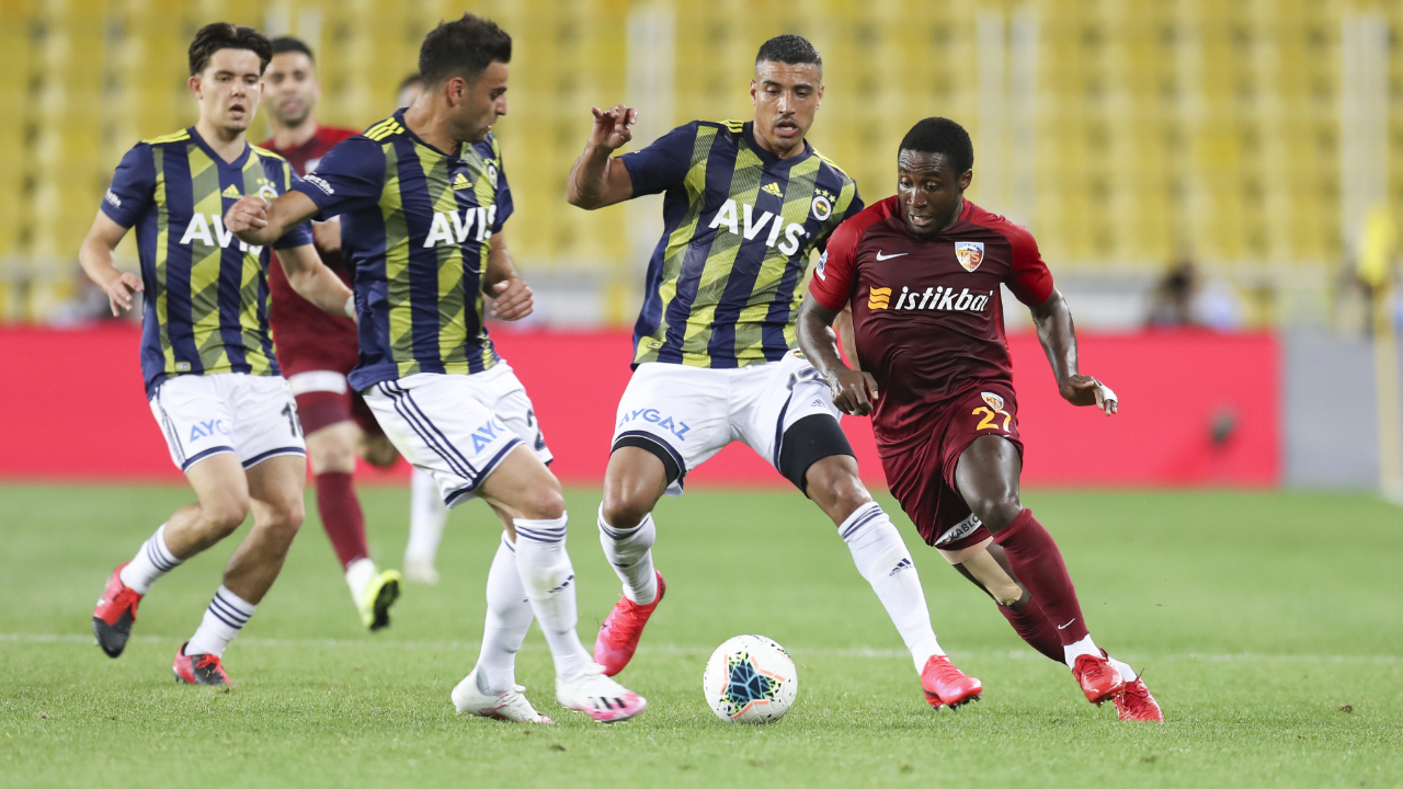 Fenerbahçe lige 3 puanla döndü....