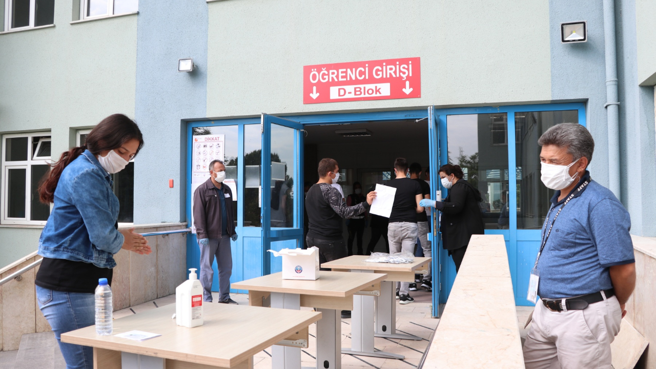 Korona önlemli ilk büyük sınav