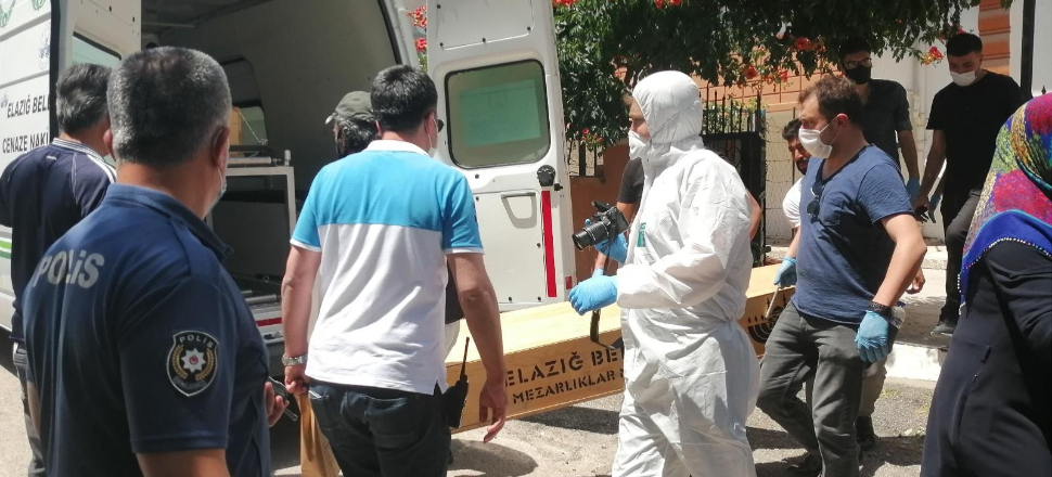 Sınava gelen kızını öldürdü! Kendisini yaraladı