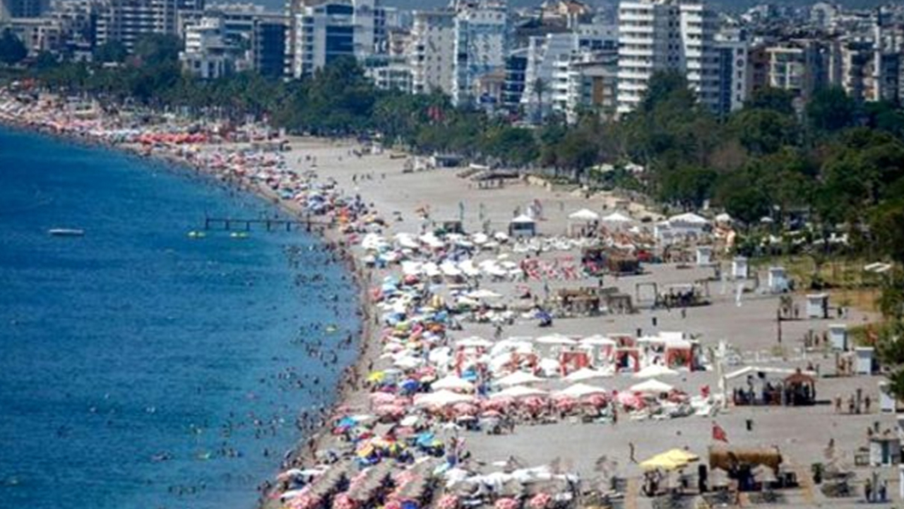 Birçok ilde vaka sayıları artarken Antalya'dan sevindiren haber