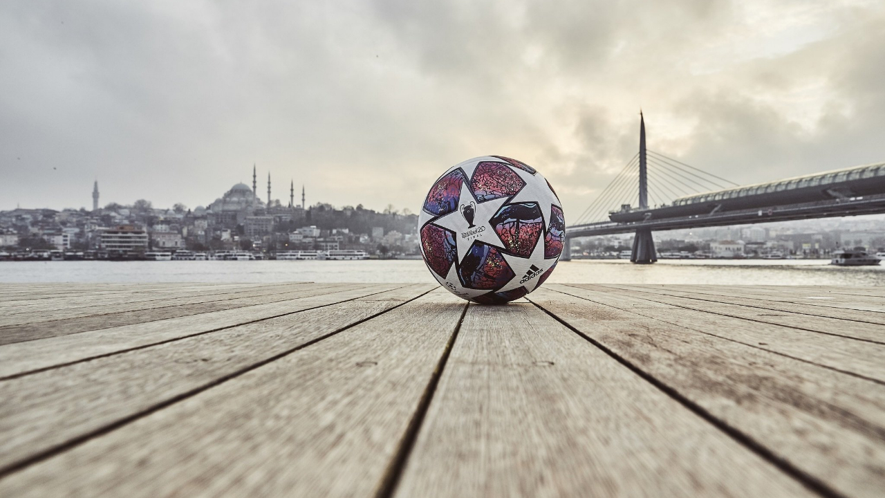 2021 Şampiyonlar Ligi Finali İstanbul'da oynanacak