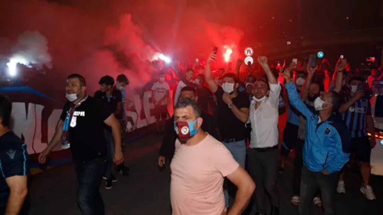 Trabzonsporlu taraftardan Fenerbahçe şiiri