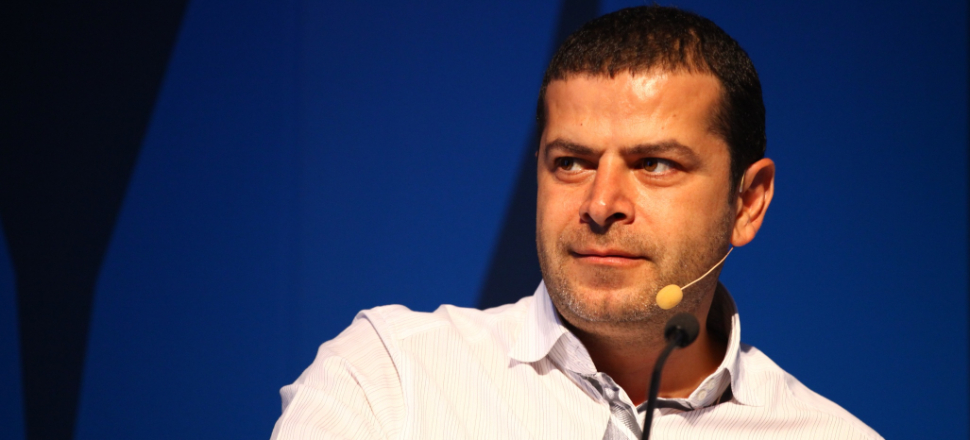 Cüneyt Özdemir o gazetecilere bir de ödev verdi