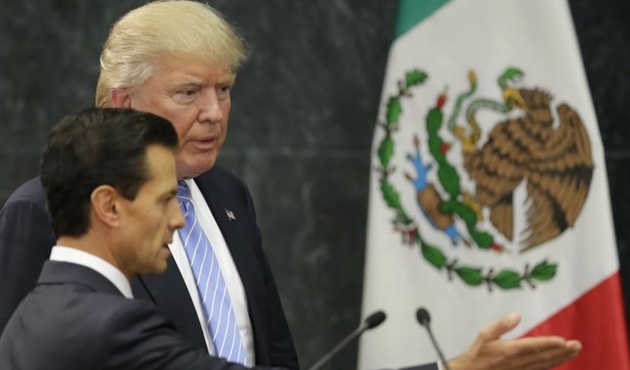 Meksika'dan Trump'a "duvar" resti