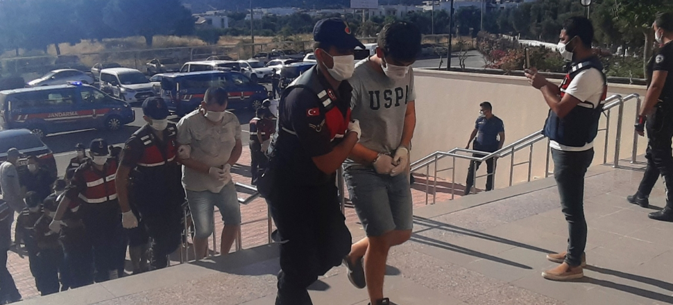 Evden kaçan 3 kız çocuğuna kabusu yaşattılar!