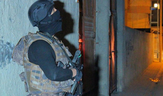 Adana'da terör operasyonu: 20 kişi gözaltında