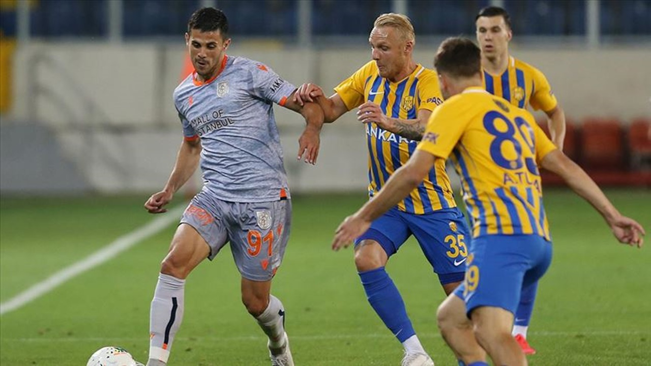 Başakşehir'den liderliğe geri dönüş!