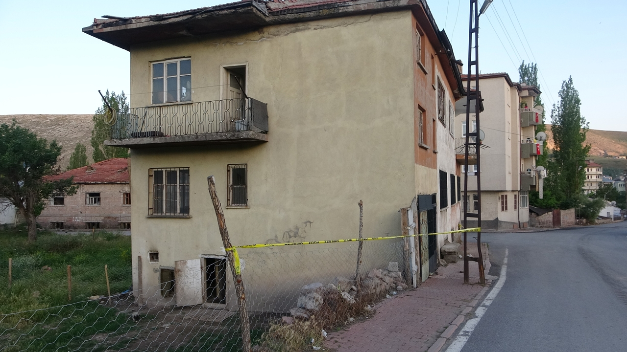3 yaşındaki Alperen'i boğarak öldürdü!