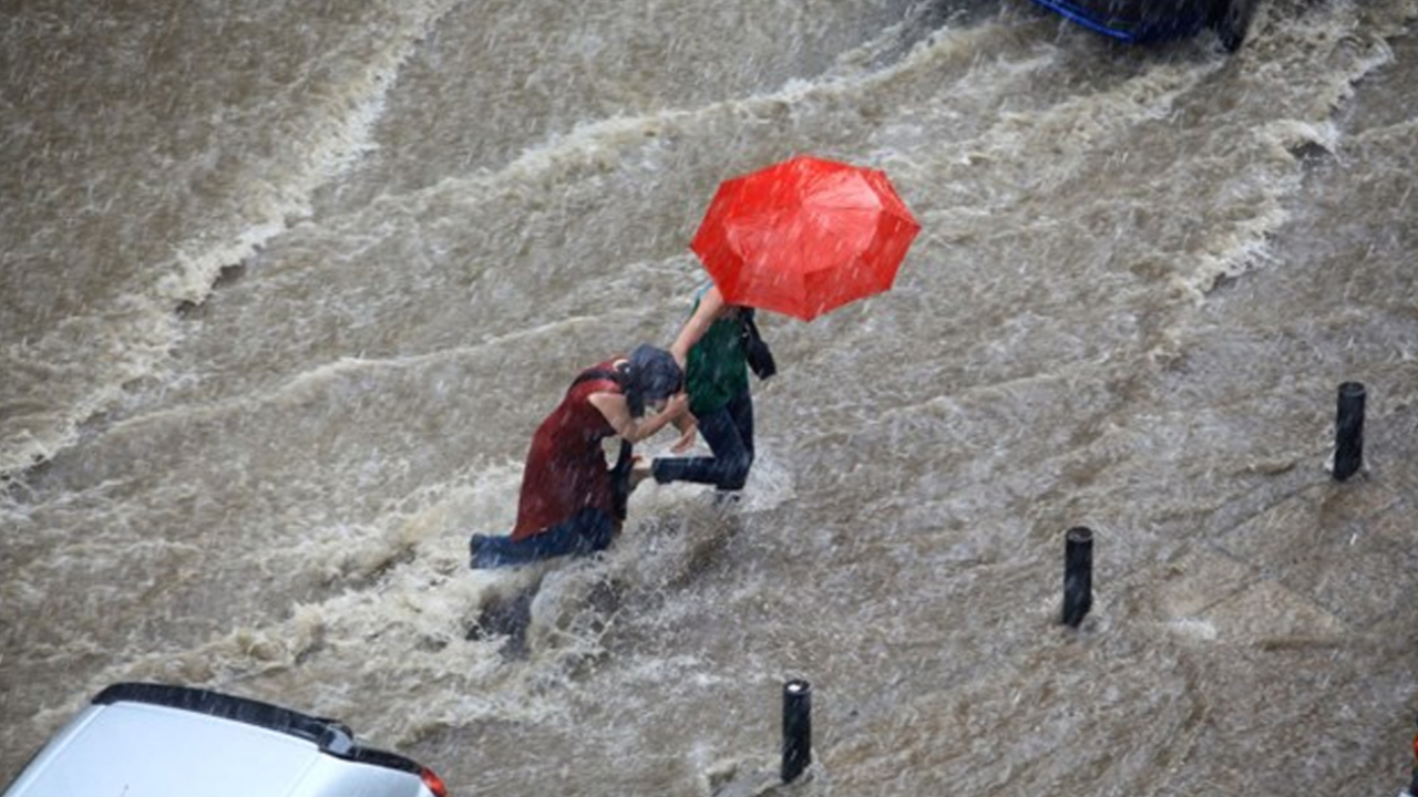 Meteoroloji'den İstanbul için sağanak yağış uyarısı
