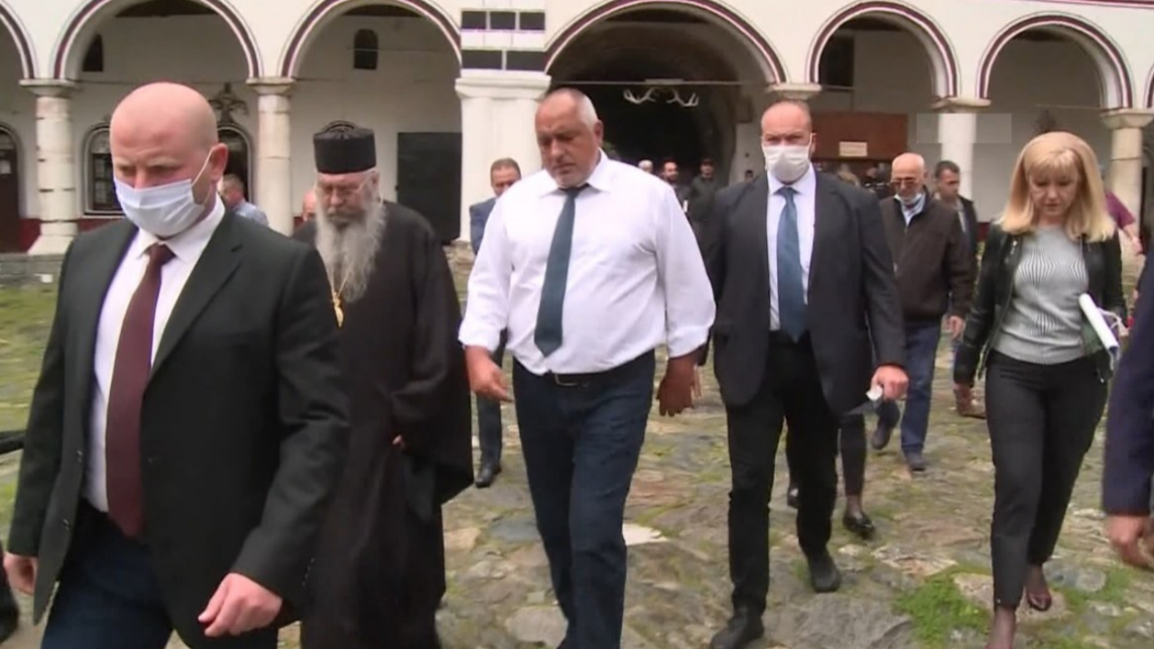 Maske takmayan başbakana para cezası