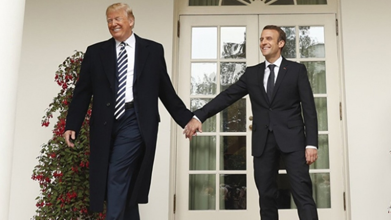 Trump Macron için, "Dokunduğu herşey boka sarıyor" demiş