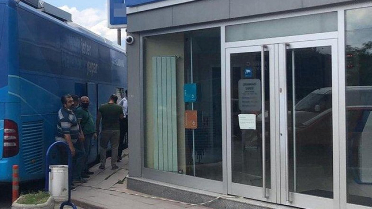 Banka çalışanının testi pozitif çıktı, şube kapatıldı