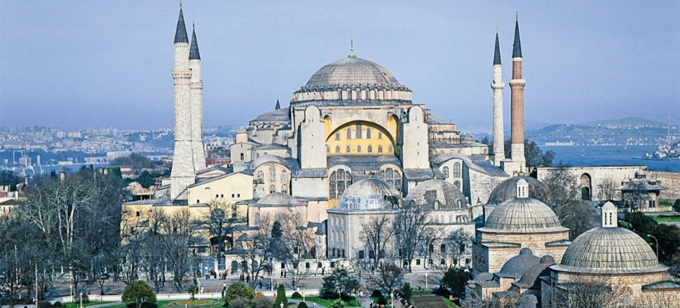 "Ayasofya Müslümanların ibadet yerine dönüşmemelidir"
