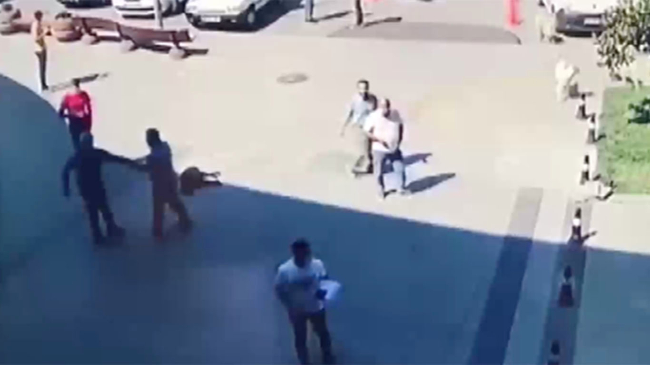 Manisa'da deprem anı böyle kayda geçti
