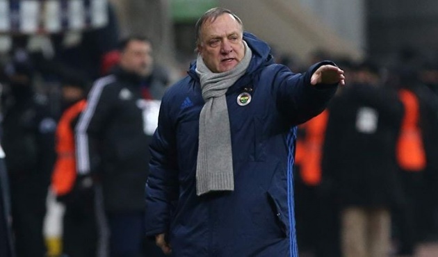 Advocaat sıkı yönetim ilan etmeye hazırlanıyor