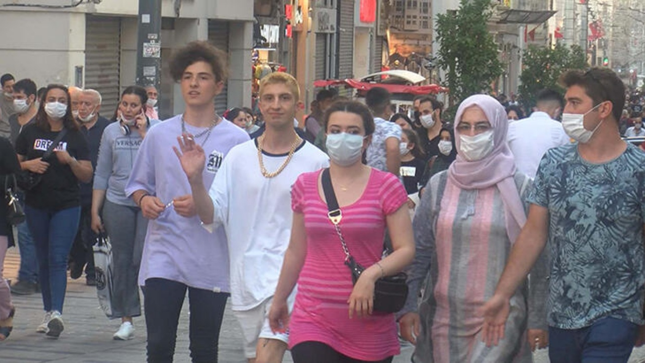 YKS sonrası ne maske ne mesafe kaldı