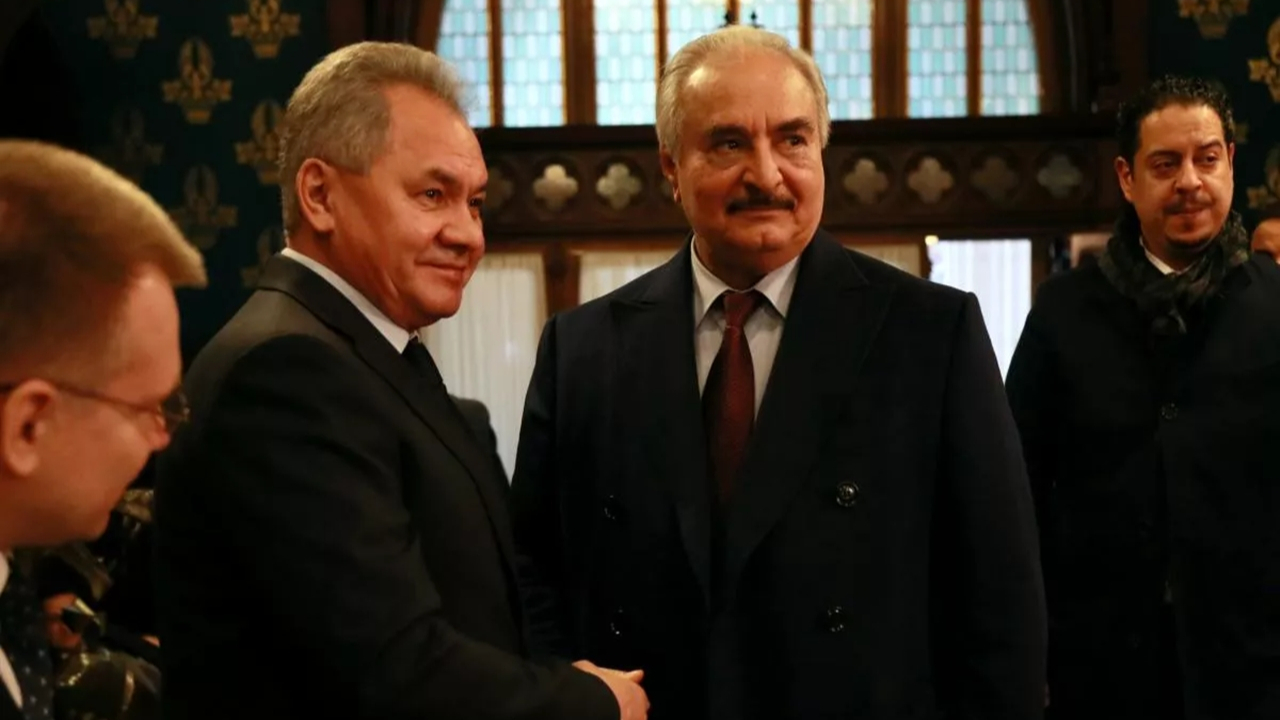 Rusya'dan Hafter'e silah ve asker sevkiyatı