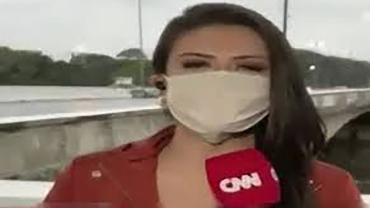 CNN muhabirine canlı yayında gasp şoku