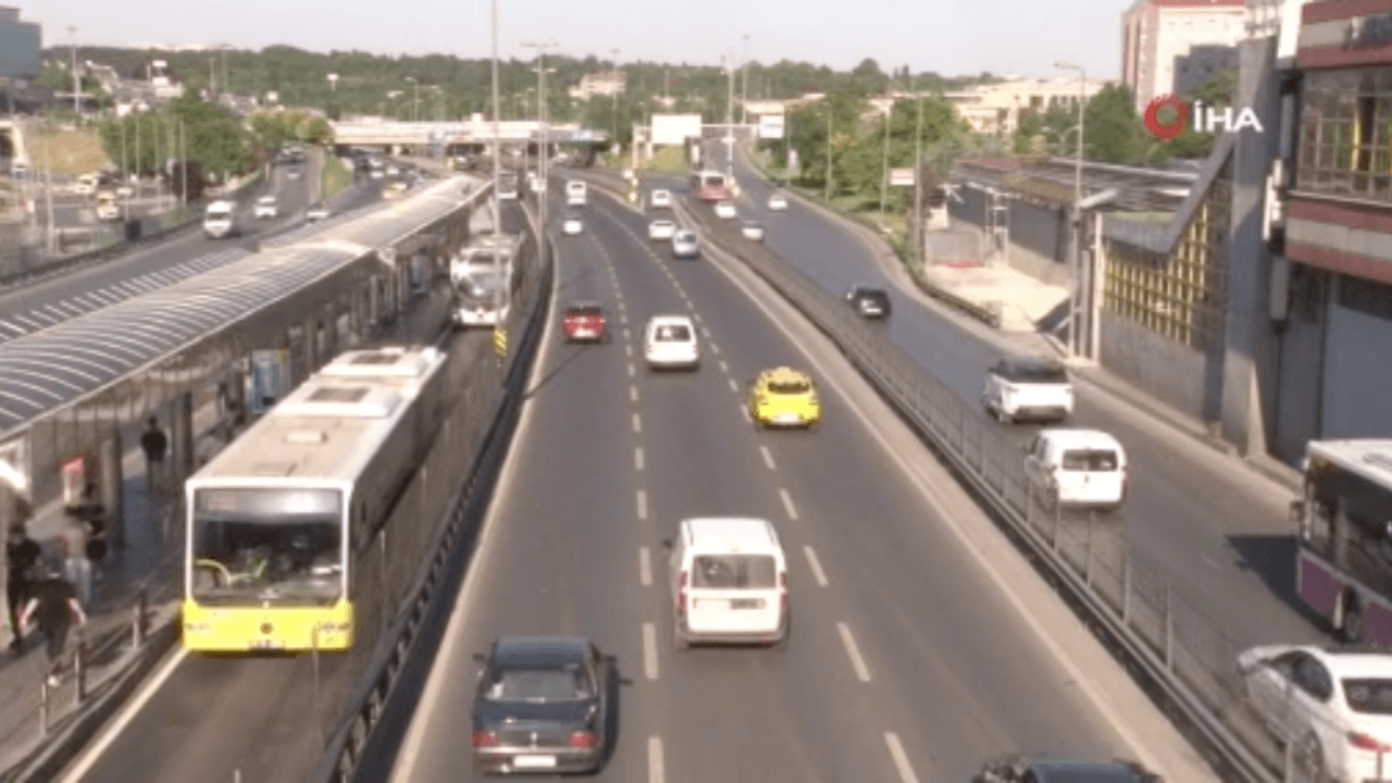 Kısıtlama bitti, vatandaş kendini dışarı attı!