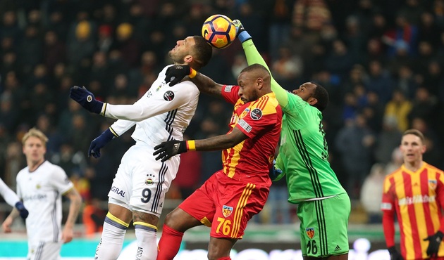Fenerbahçe'ye Kayseri'de büyük şok!