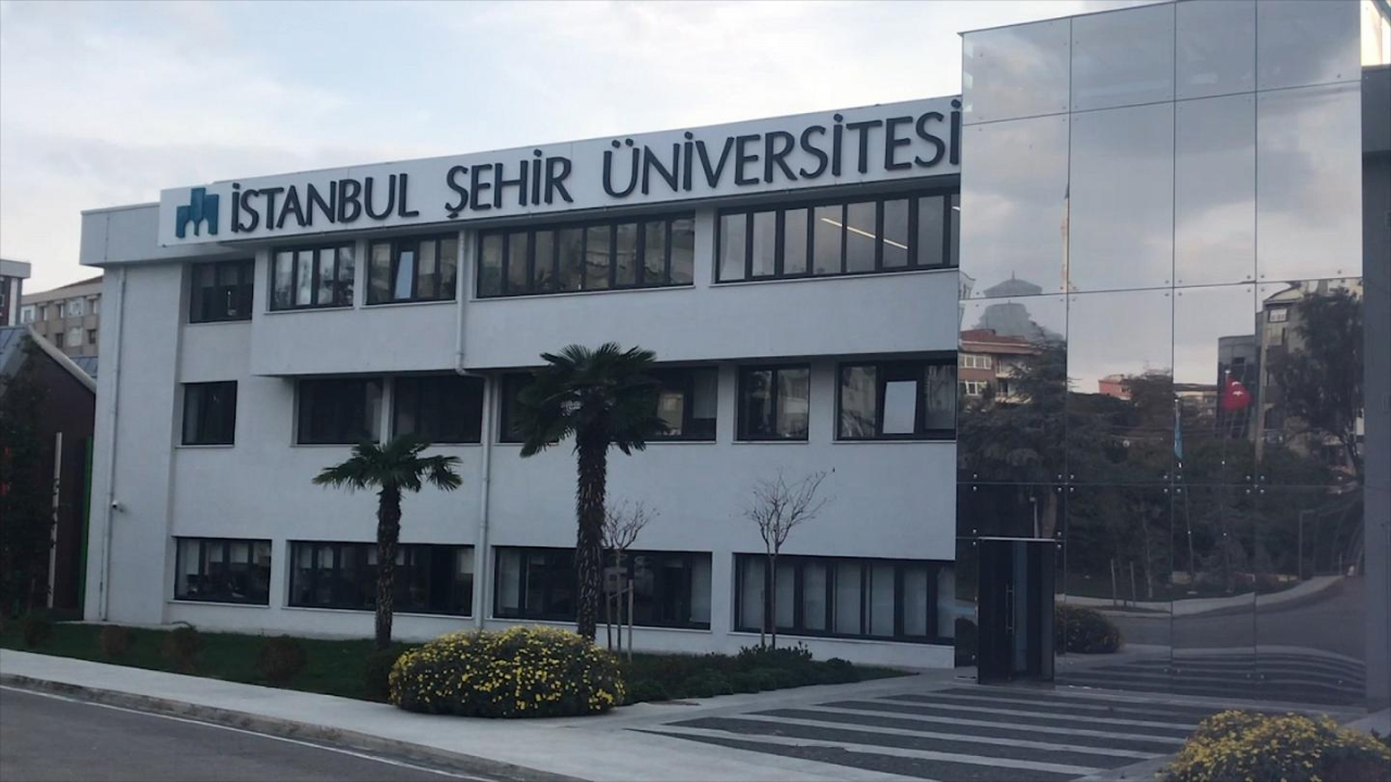 Şehir Üniversitesi'nin faaliyet izni kaldırıldı