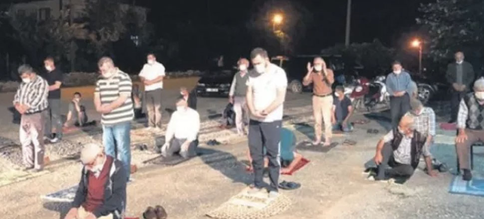 Kahvehane önündeki namazla ilgili yeni gelişme!