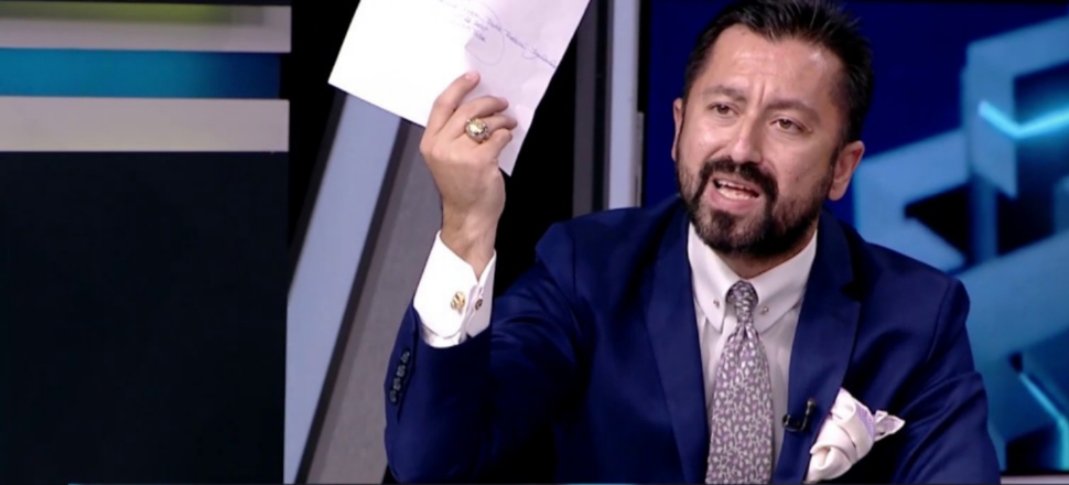'Yanımdaki avukata sütyenini çıkarttılar'