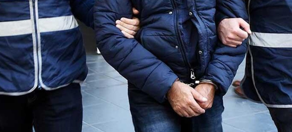 O üvey baba su kuyusunda yakalandı