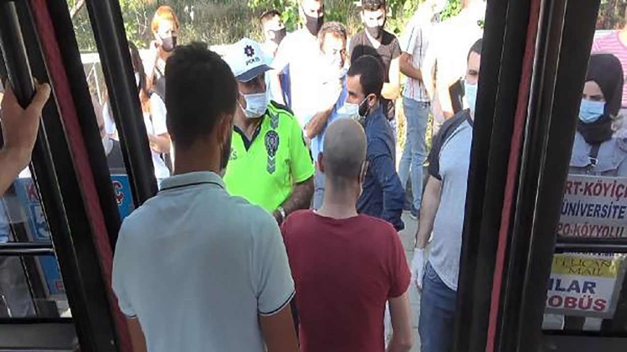 Minibüsten çıkan kişi sayısı şaşırttı