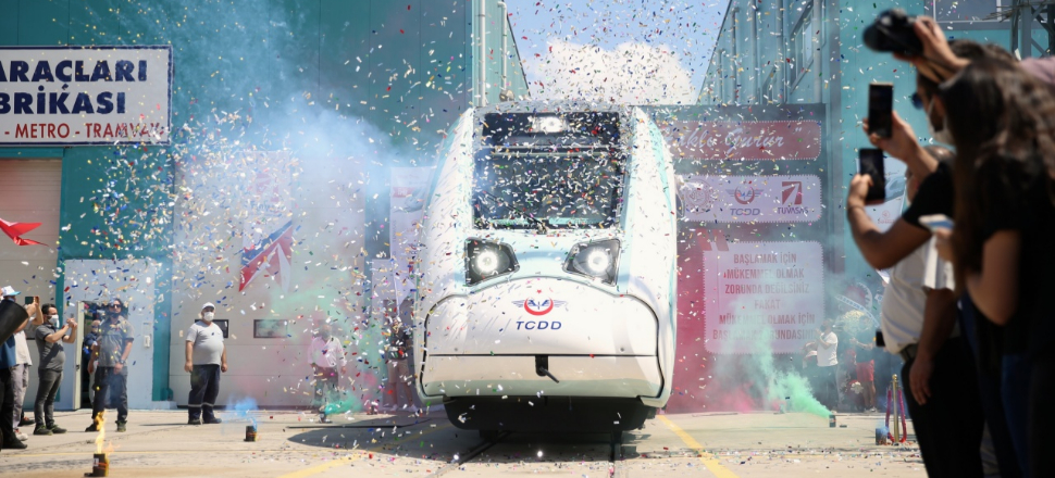 Yerli ve milli tren raylara indi!