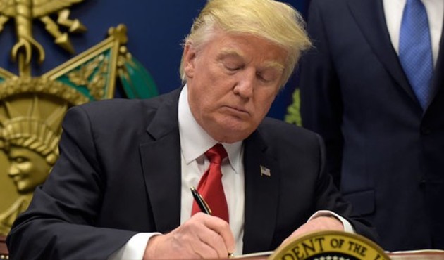 Trump'tan ters köşe: Suriye'den mülteci kabulünü durdurdu