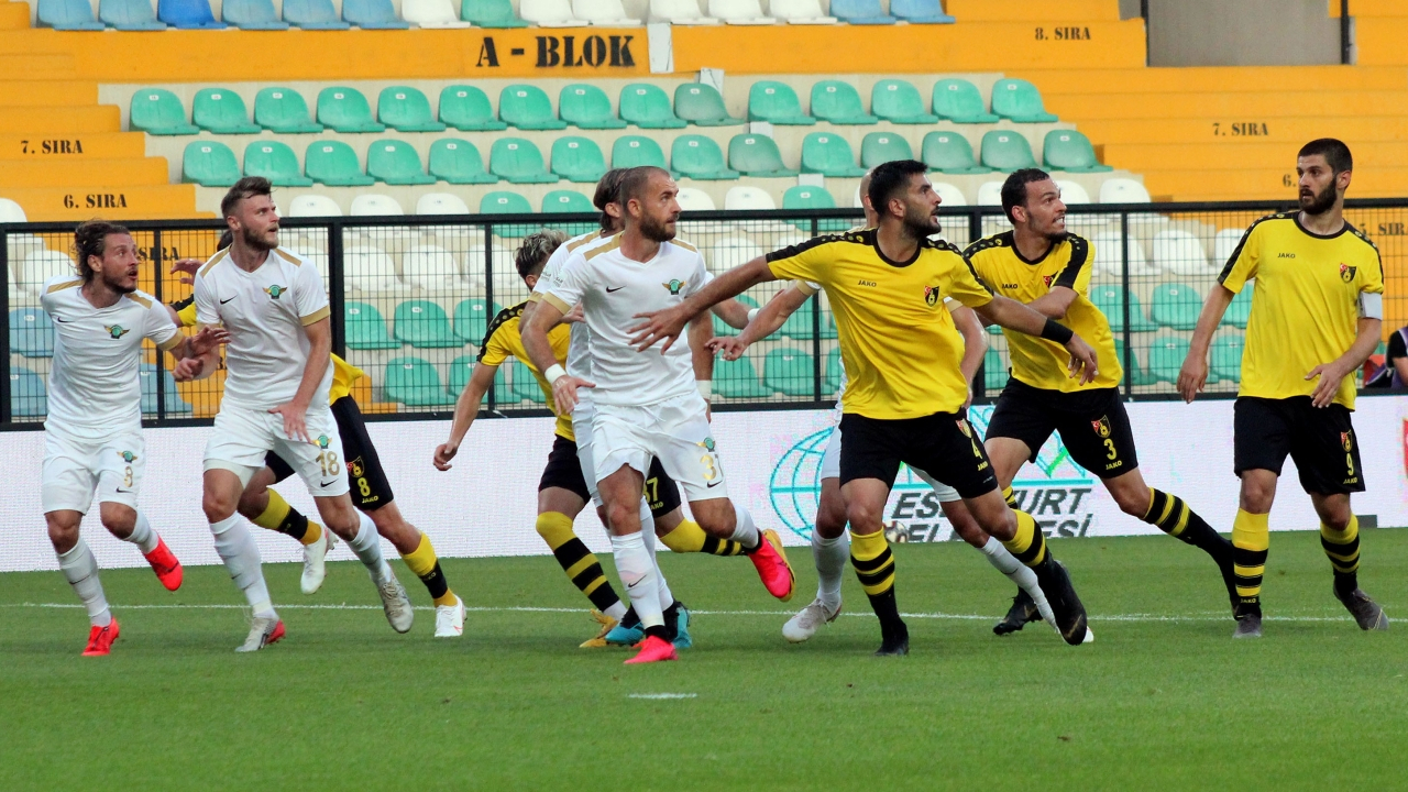 Akhisar, İstanbul'dan 3 puanla döndü
