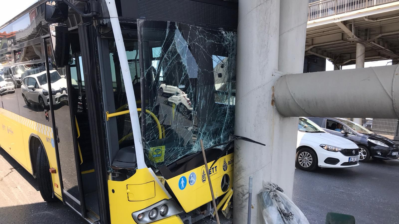 D-100'de kaza: Trafik felç oldu!