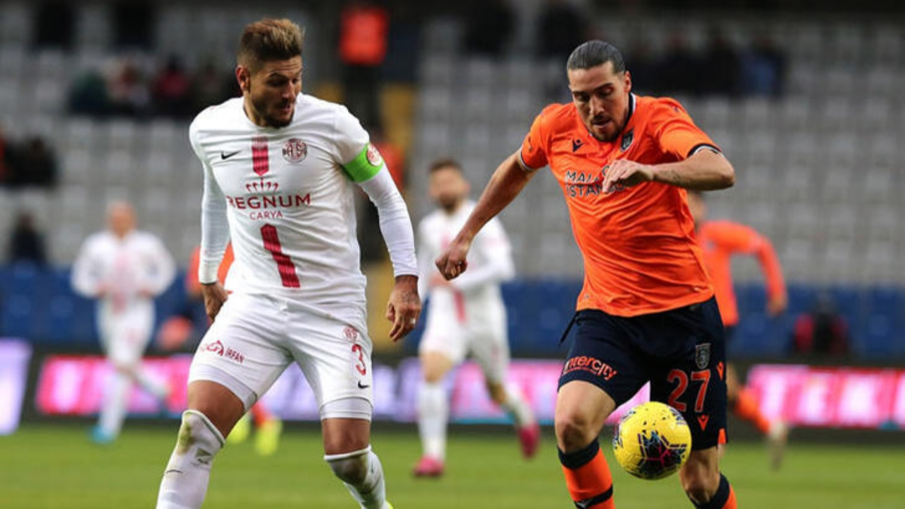 Antalyaspor-Başakşehir maçında ilk 11'ler belli oldu
