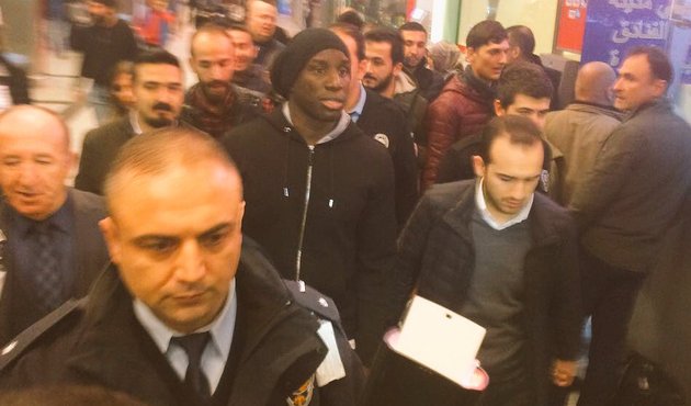 Demba Ba İstanbul'a geldi!