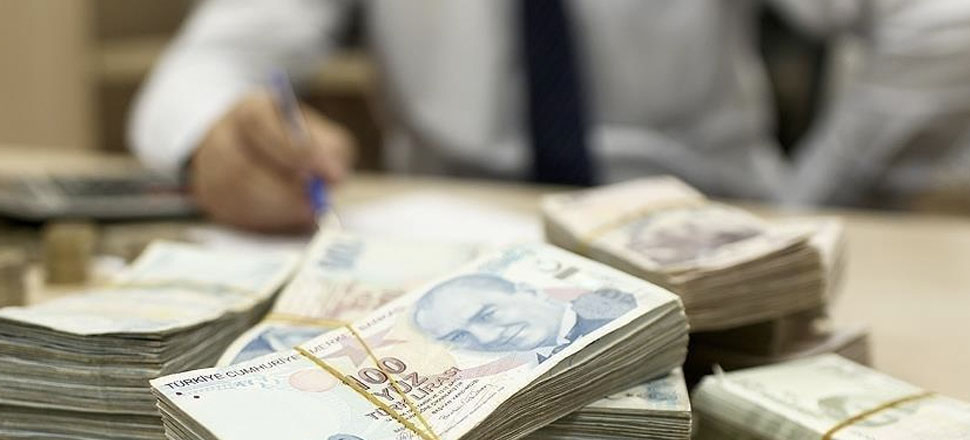 Kendisini 'hayali' bir şeyhin temsilcisi olarak tanıtıp, 17 milyon lira dolandırdı