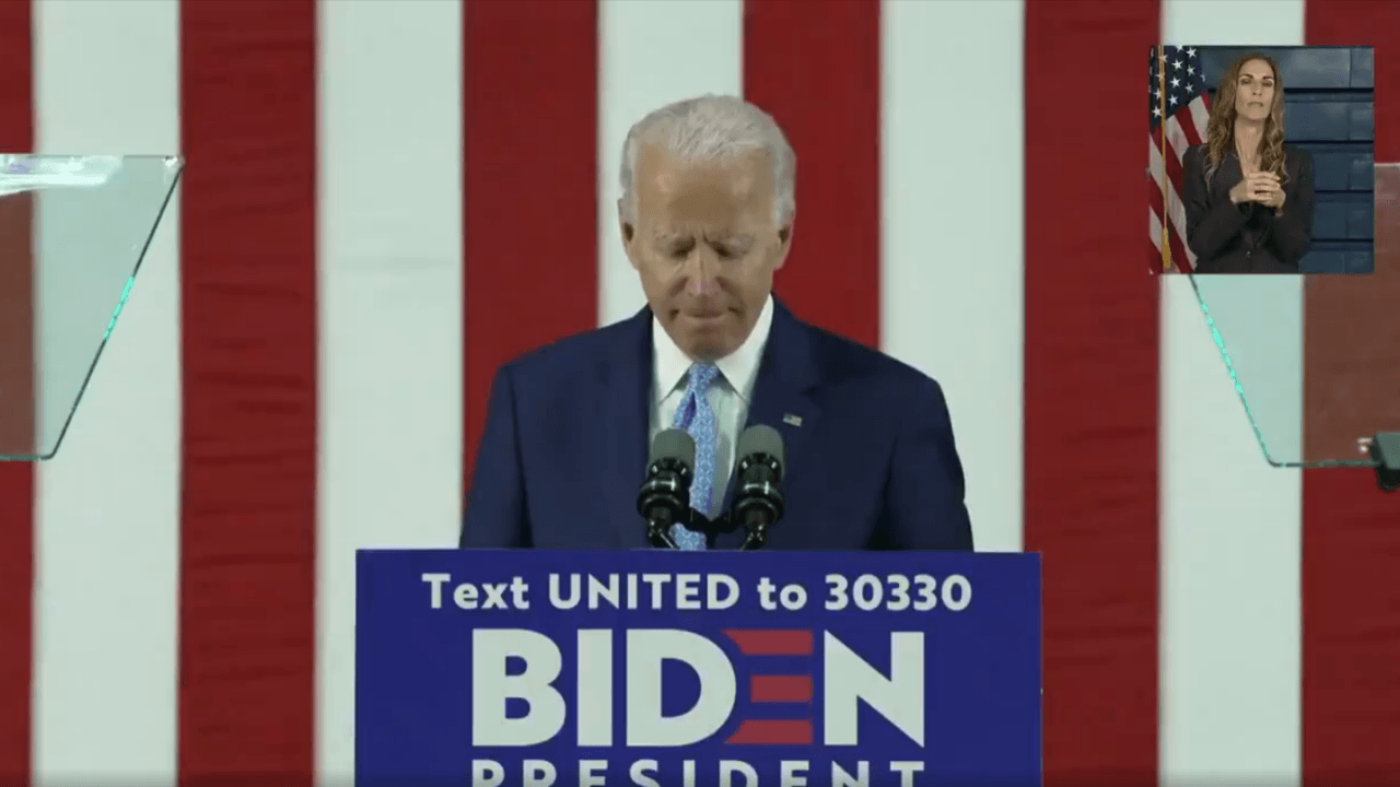 Trump rakibi Biden ile yorum bile yapmadan dalga geçti!