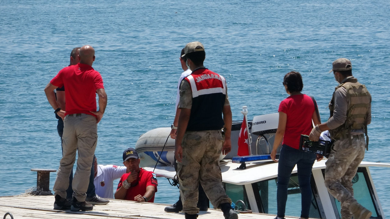 Van'daki arama çalışmalarında 2 kişinin cesedine ulaşıldı