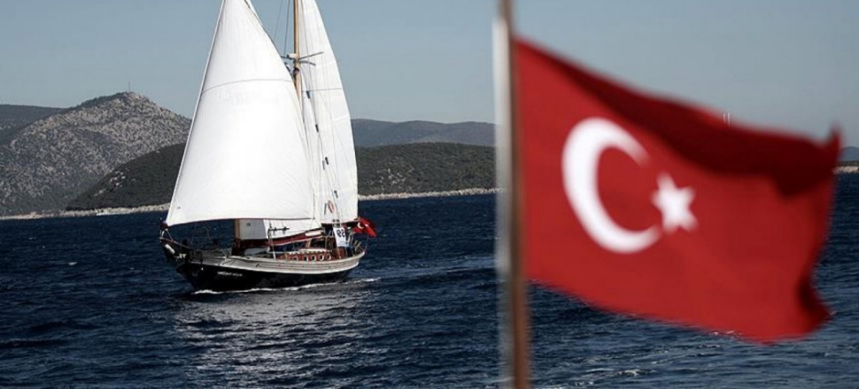 'Gemilere Türk bayrağı asın'
