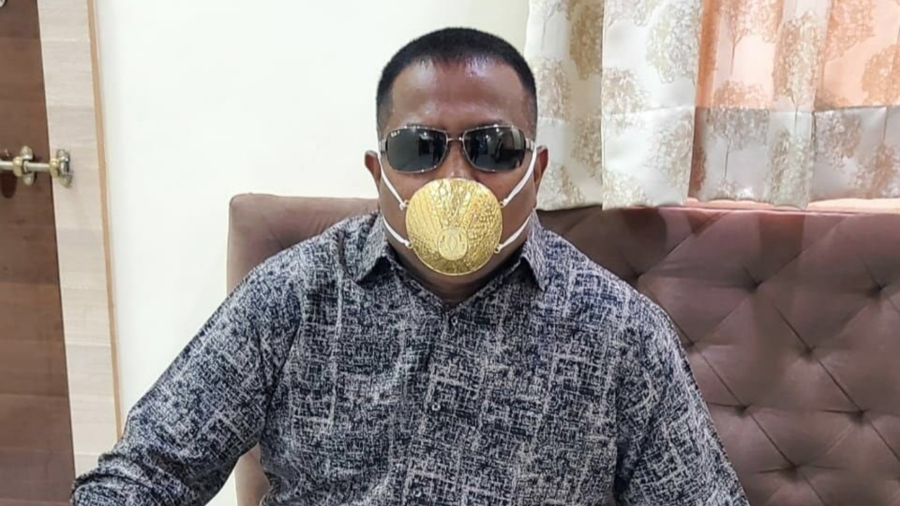 4 bin dolara altın maske yaptırdı