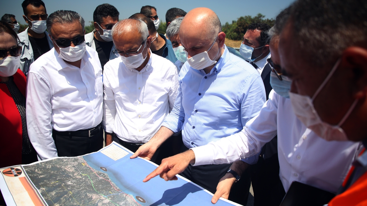 Bakan Karaismailoğlu Mersin'de