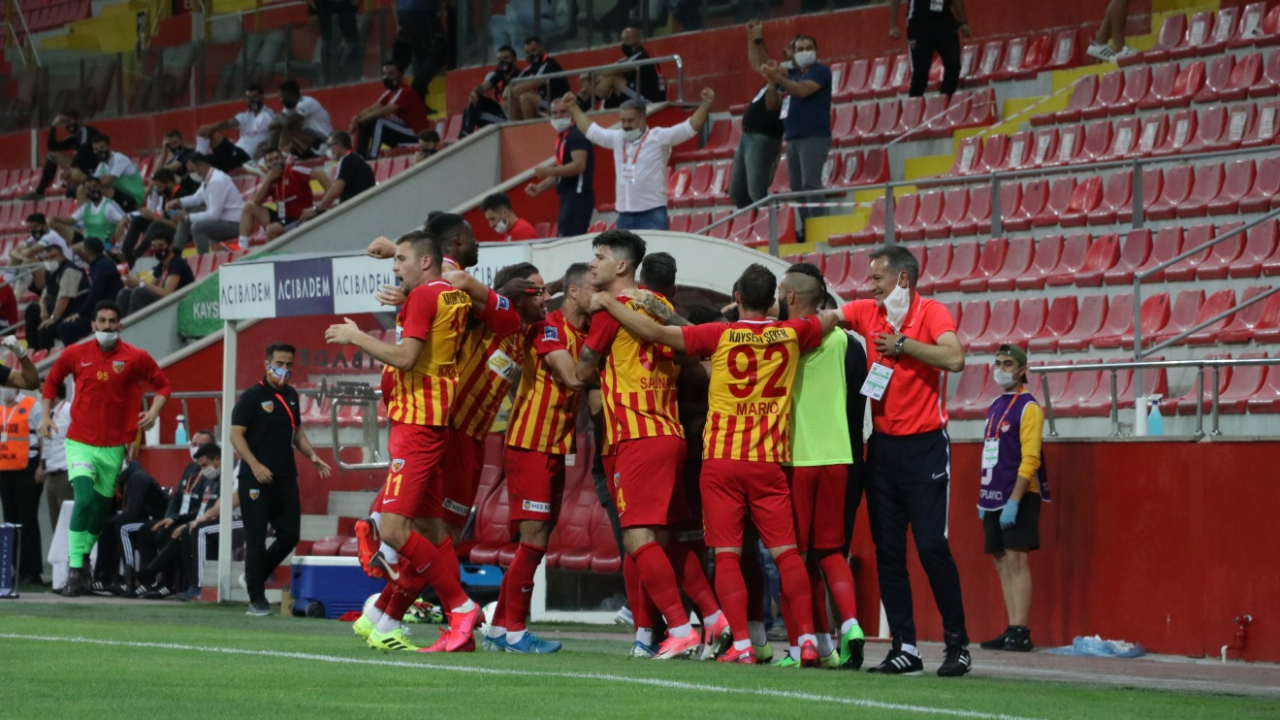 Kayserispor Beşiktaş'ı 3 golle devirdi...
